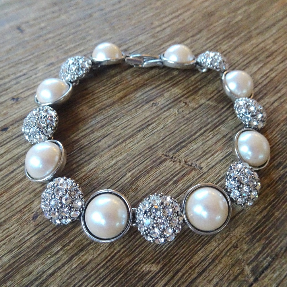 Rare Vintage Monet Faux Pearl Cabs & Pavé Crystal Silver Tone Elegant Bracelet